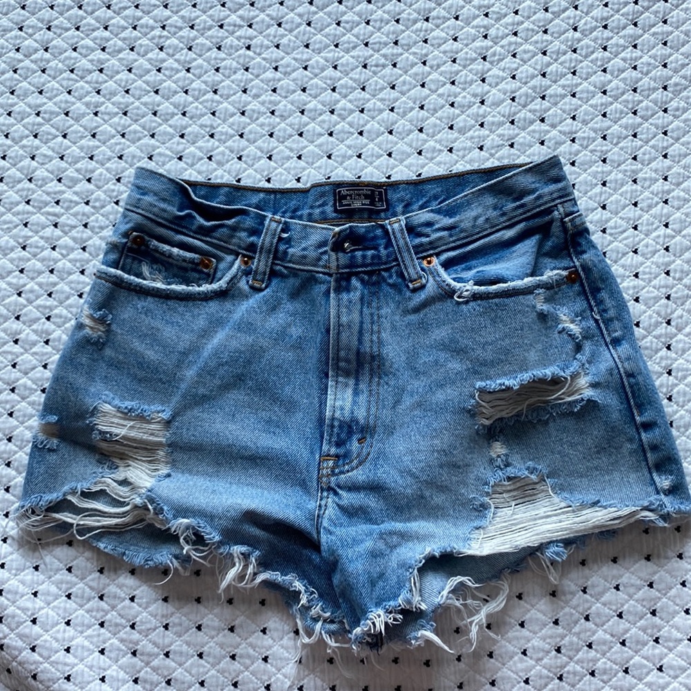 Abercrombie & Fitch the “Annie High Rise Jean Short”